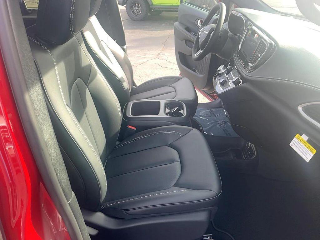 new 2026 Chrysler Pacifica car, priced at $48,335