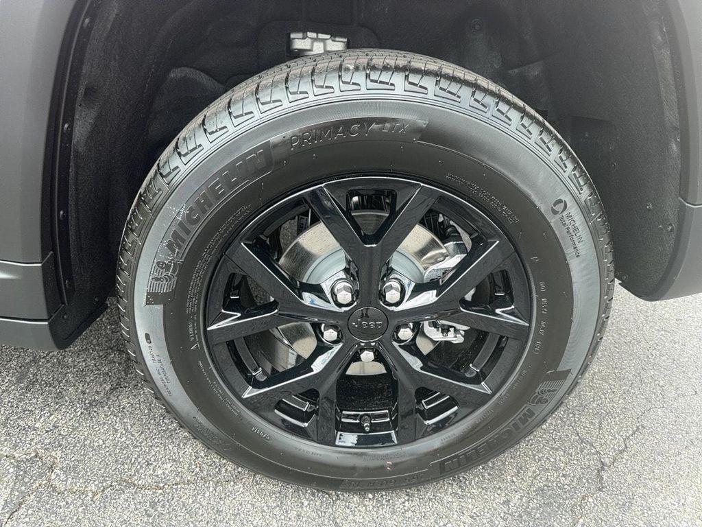 new 2026 Jeep Grand Cherokee car, priced at $49,080