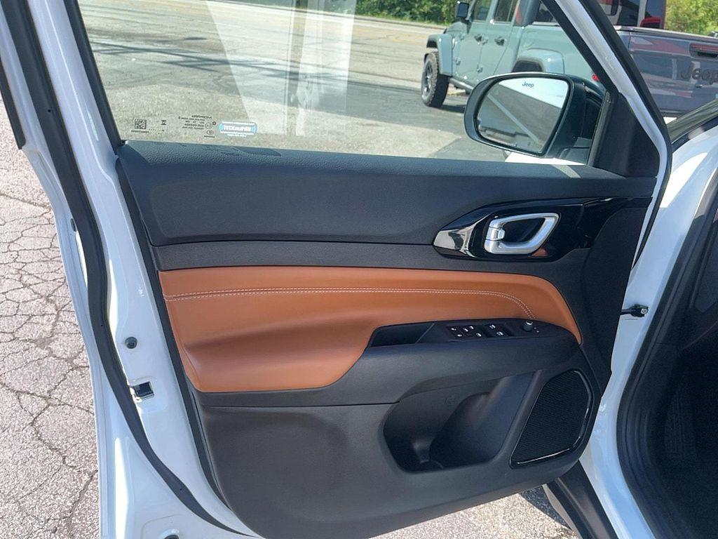used 2025 Jeep Compass car