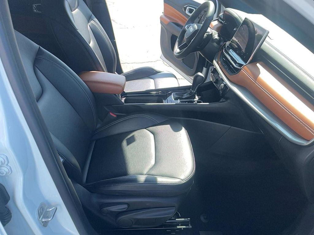 used 2025 Jeep Compass car