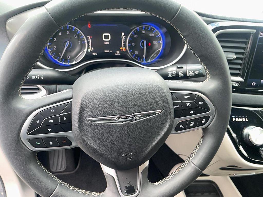 used 2023 Chrysler Pacifica car, priced at $26,993