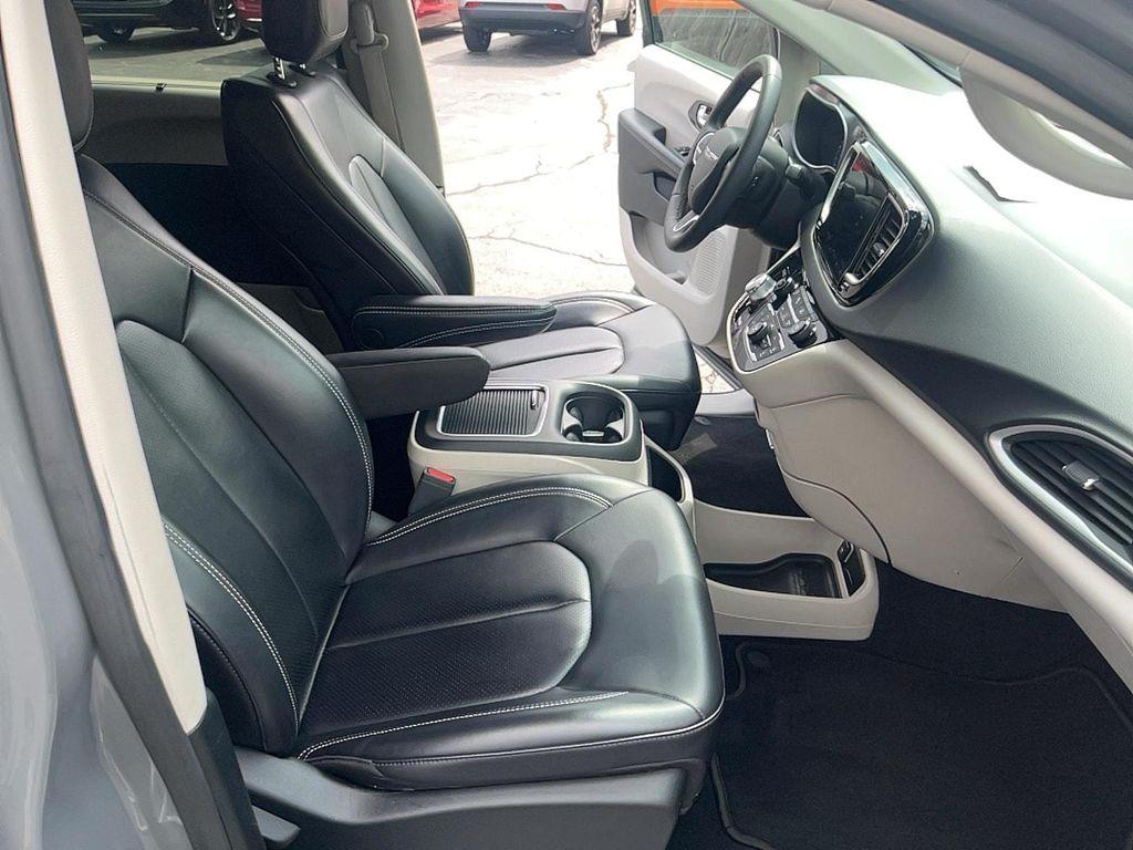 used 2023 Chrysler Pacifica car, priced at $26,993