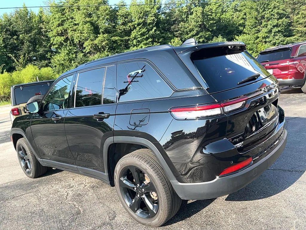 used 2024 Jeep Grand Cherokee car, priced at $33,493