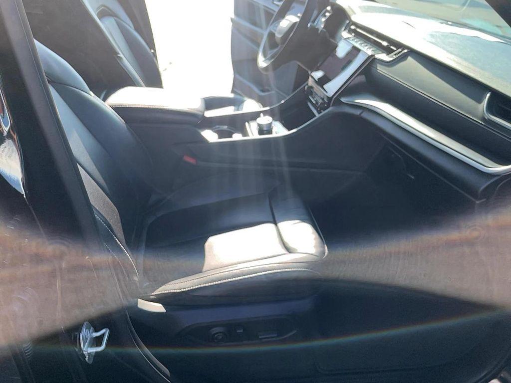 used 2024 Jeep Grand Cherokee car, priced at $33,493