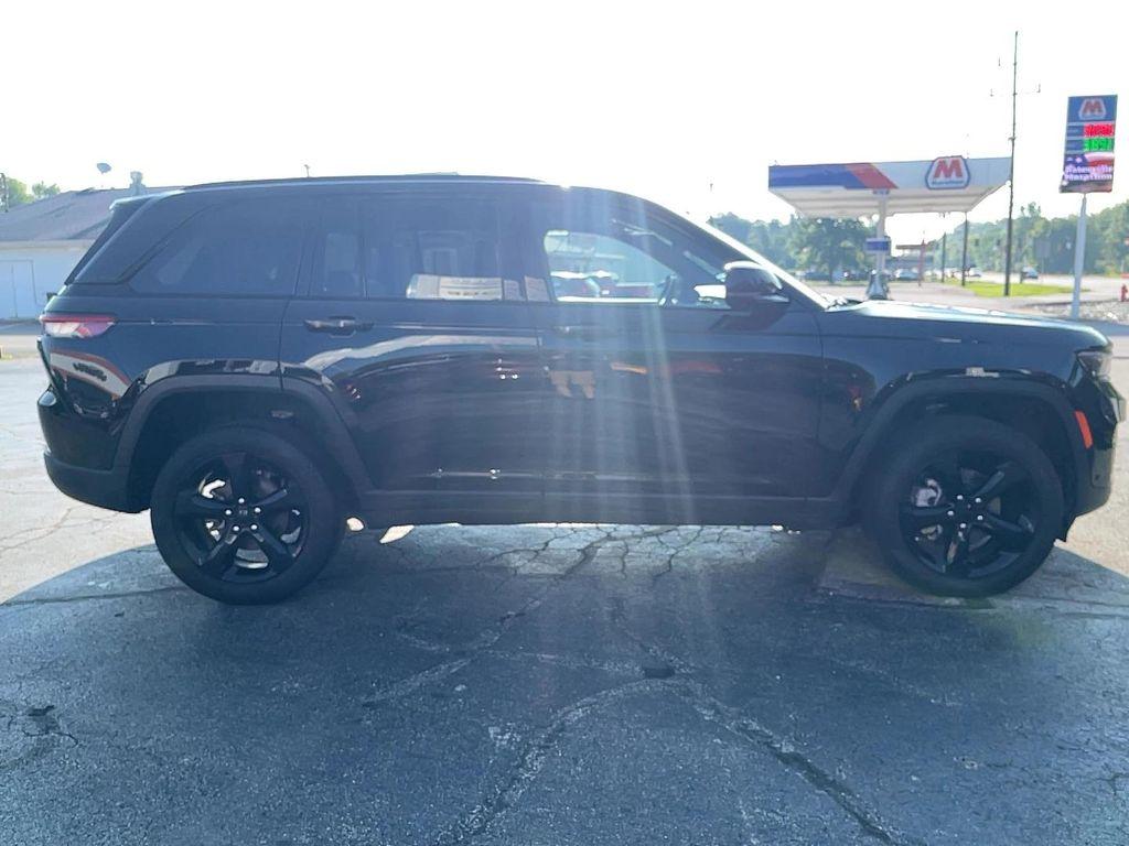 used 2024 Jeep Grand Cherokee car, priced at $33,493
