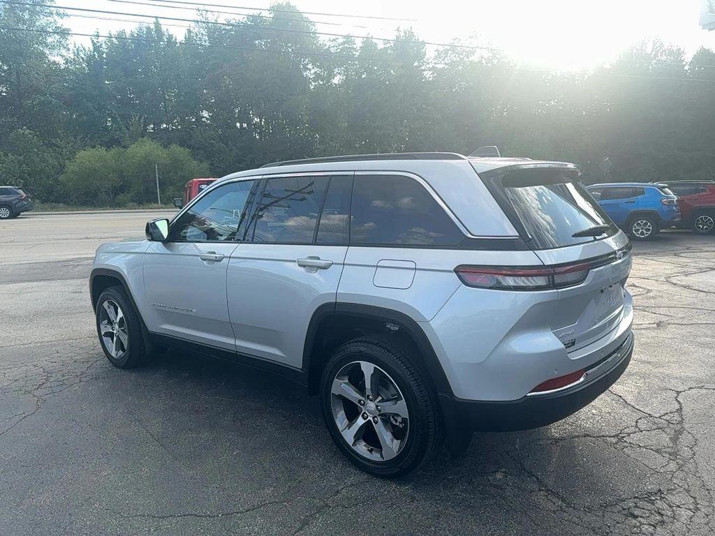 new 2025 Jeep Grand Cherokee car, priced at $55,985