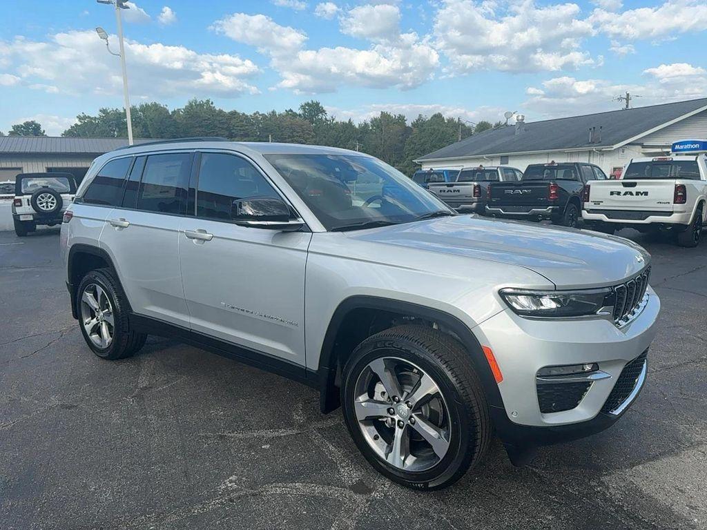 new 2025 Jeep Grand Cherokee car, priced at $55,985