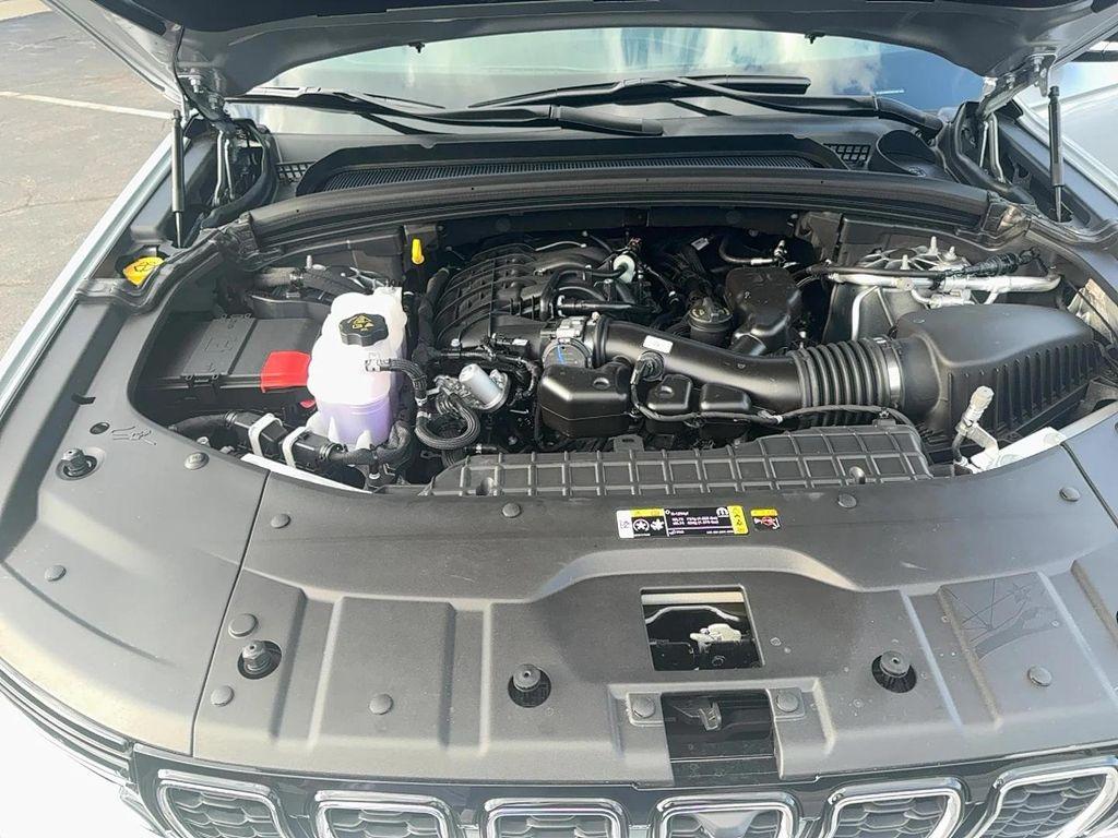 new 2025 Jeep Grand Cherokee car, priced at $55,985