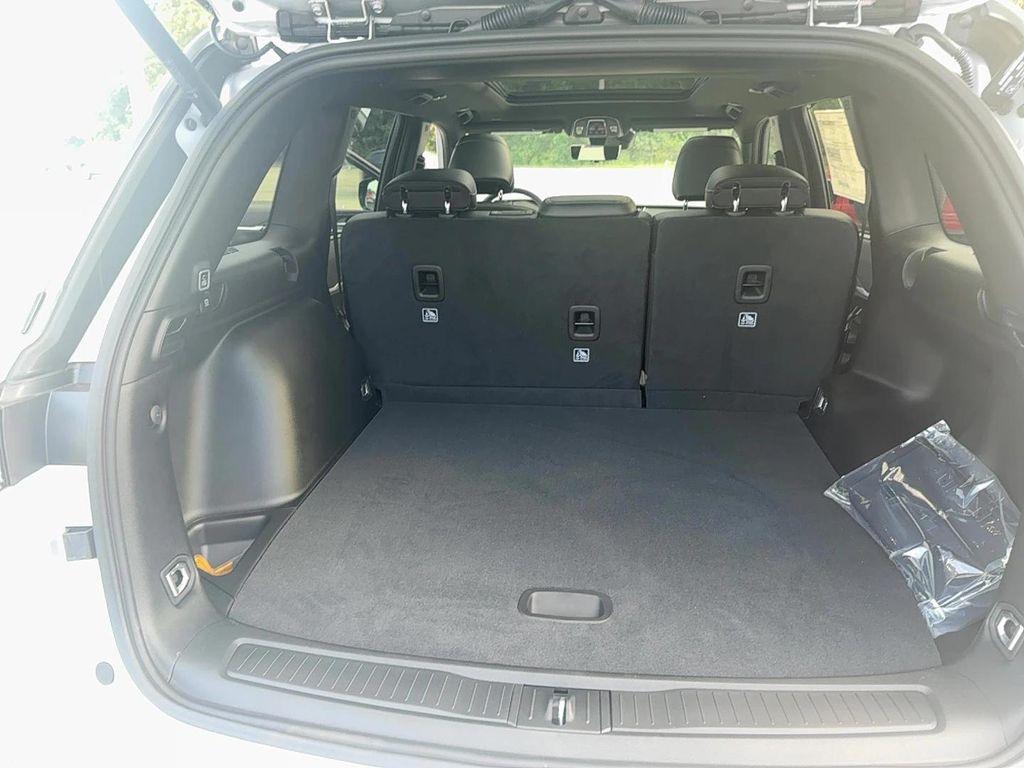 new 2025 Jeep Grand Cherokee car, priced at $55,985