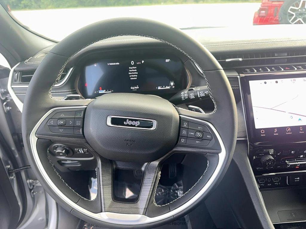 new 2025 Jeep Grand Cherokee car, priced at $55,985