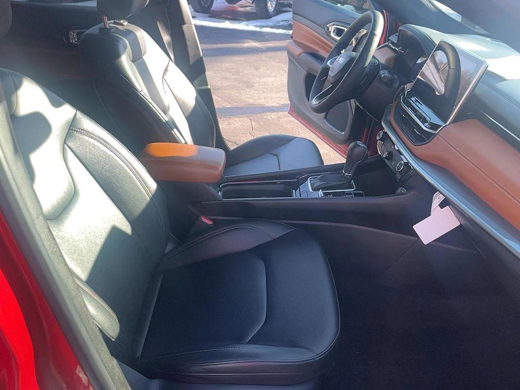 used 2024 Jeep Compass car, priced at $25,993