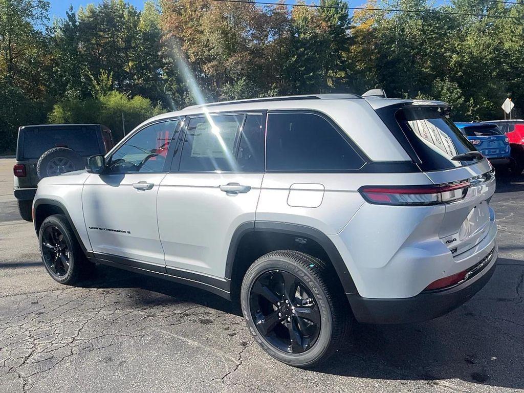 new 2025 Jeep Grand Cherokee car, priced at $48,375