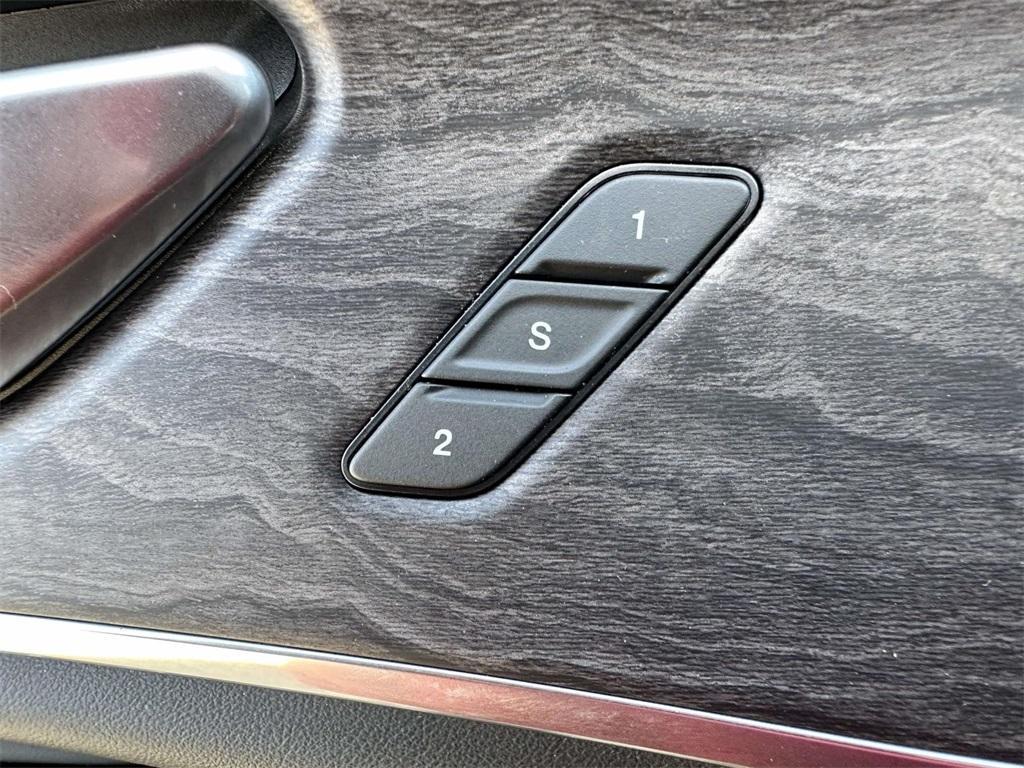 used 2022 Jeep Grand Cherokee car, priced at $32,372