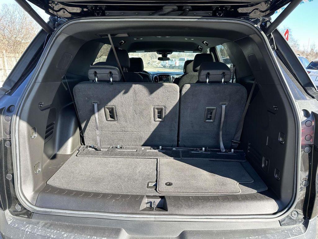used 2023 Chevrolet Traverse car, priced at $24,995