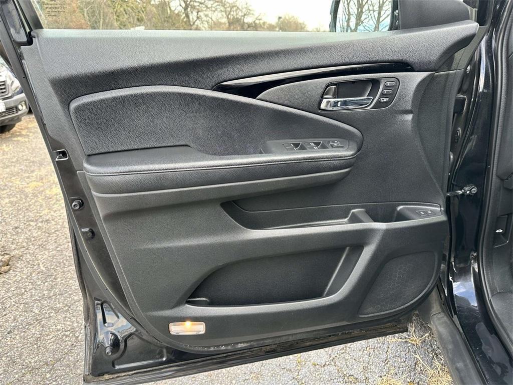 used 2016 Honda Pilot car, priced at $15,986