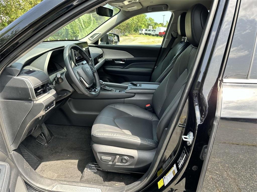 used 2024 Toyota Grand Highlander car, priced at $41,322