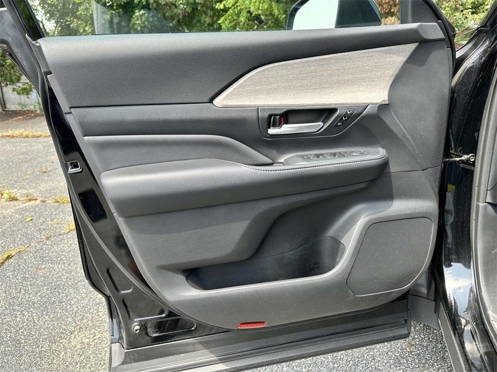 used 2024 Toyota Grand Highlander car, priced at $41,322