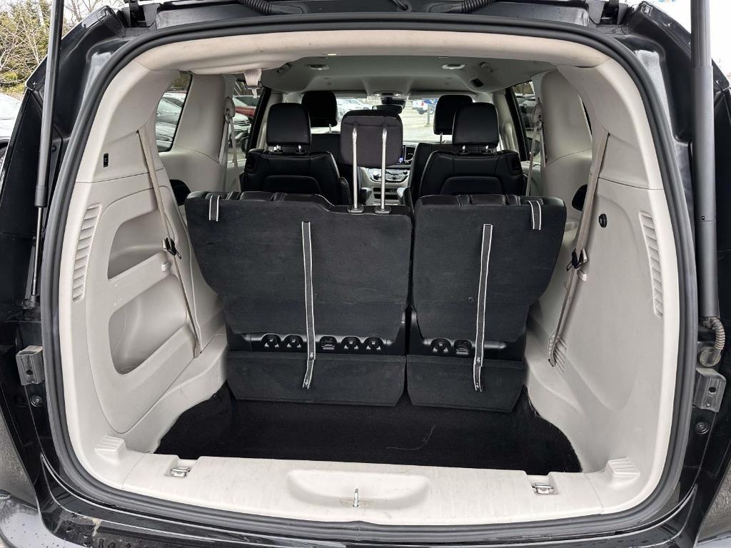 used 2023 Chrysler Pacifica car, priced at $23,205