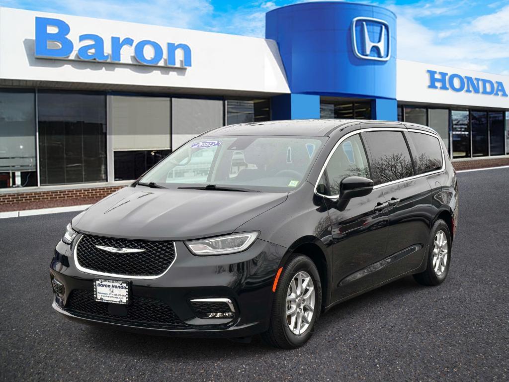 used 2023 Chrysler Pacifica car, priced at $23,205