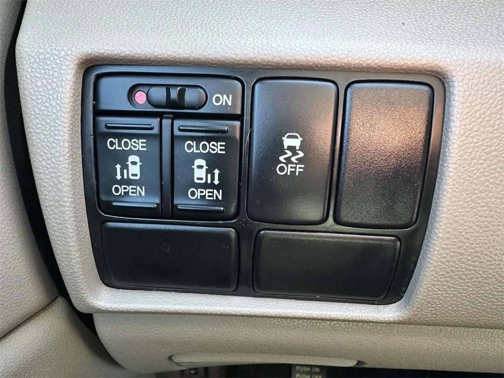 used 2016 Honda Odyssey car, priced at $13,586