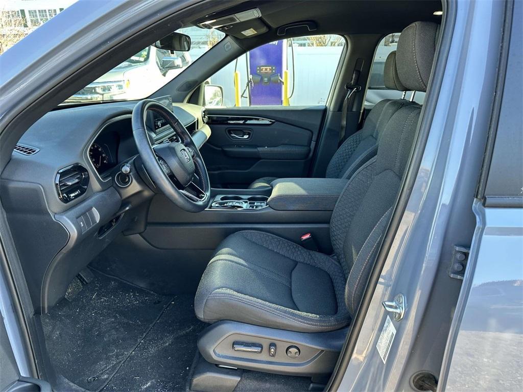 used 2023 Honda Pilot car, priced at $32,986