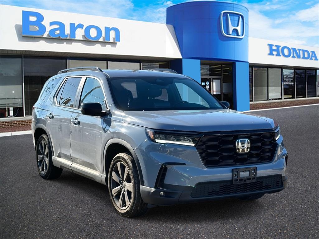 used 2023 Honda Pilot car, priced at $32,986