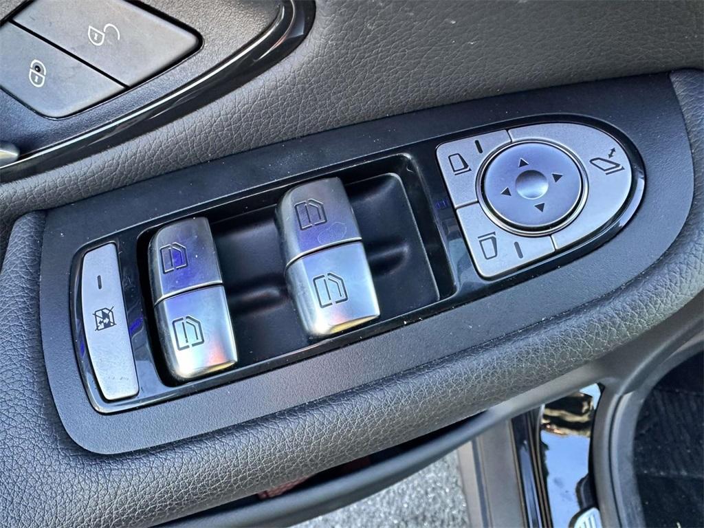 used 2020 Mercedes-Benz GLC 300 car, priced at $23,995