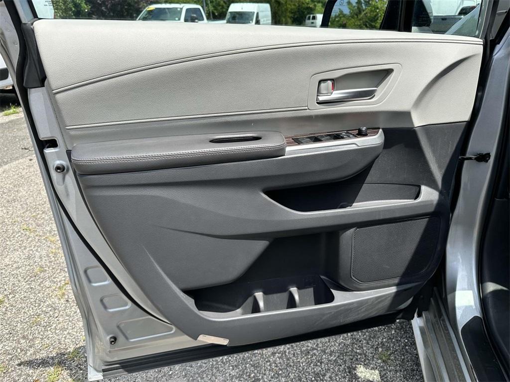 used 2021 Toyota Sienna car, priced at $36,426