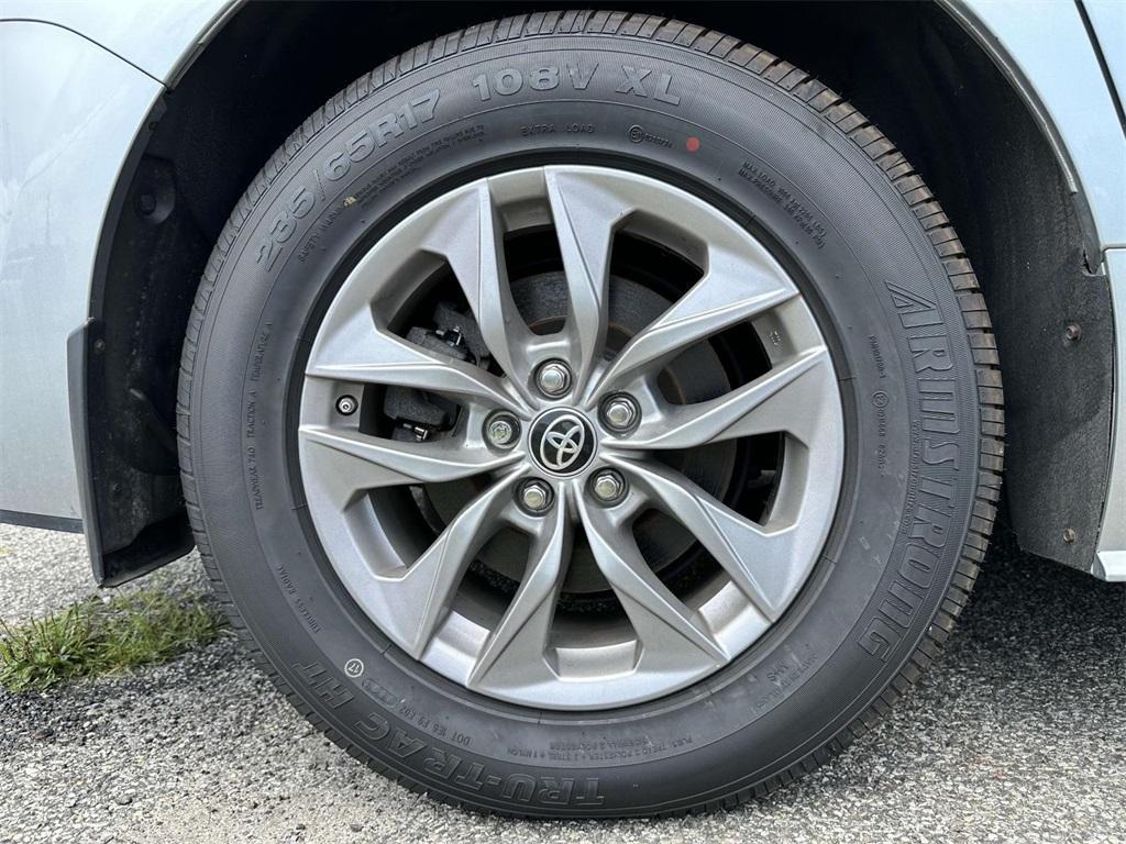 used 2021 Toyota Sienna car, priced at $36,426