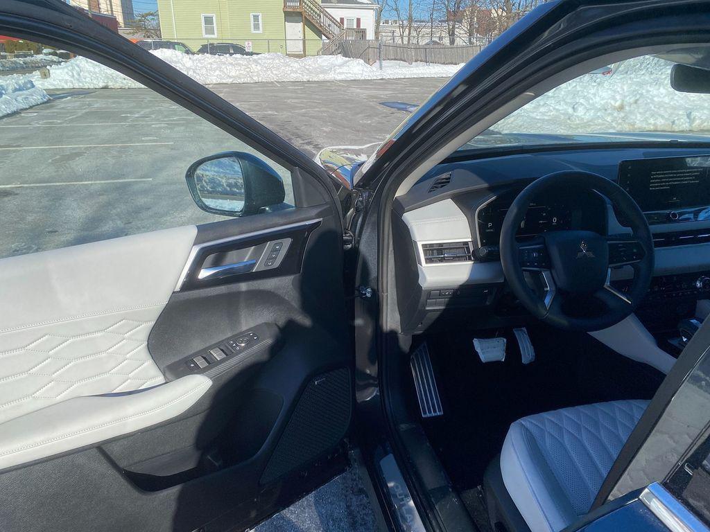 new 2026 Mitsubishi Outlander car, priced at $37,545