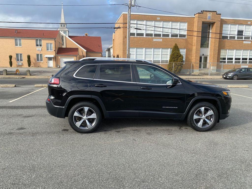 used 2019 Jeep Cherokee car, priced at $17,238
