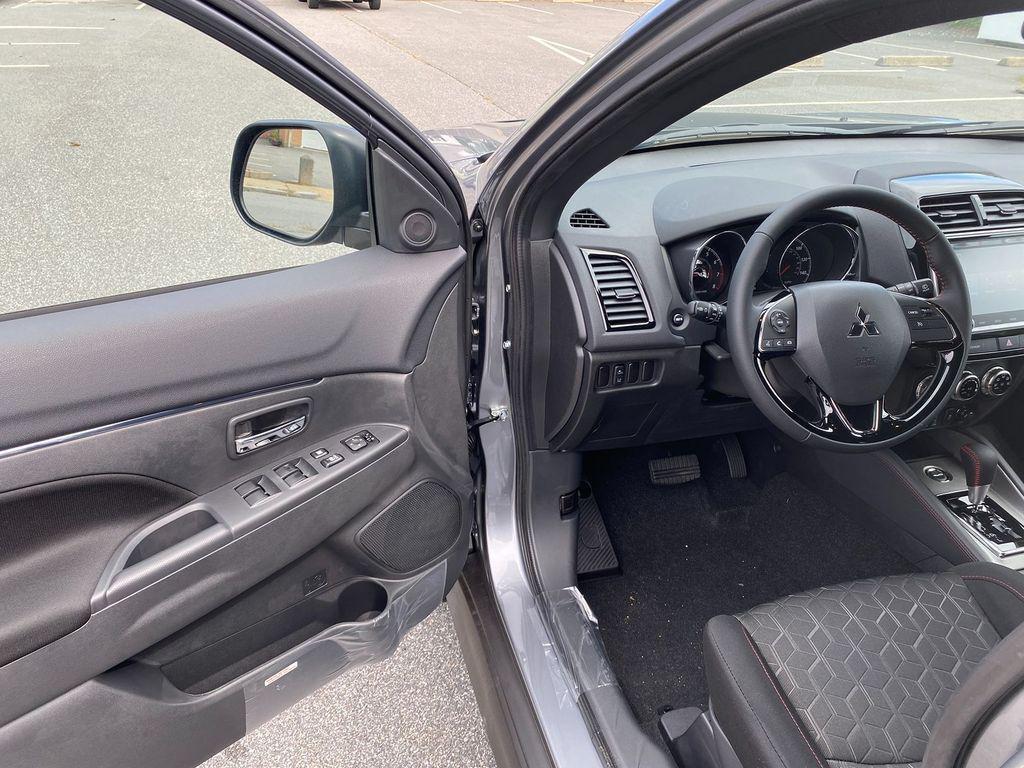 new 2025 Mitsubishi Outlander Sport car, priced at $31,218