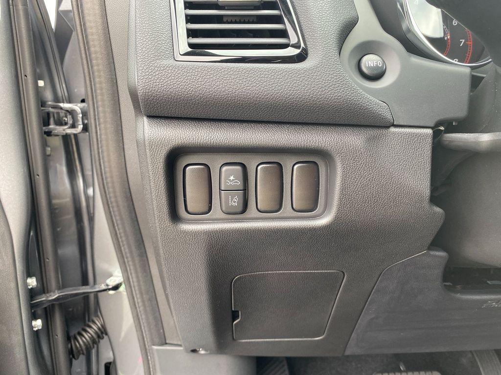 new 2025 Mitsubishi Outlander Sport car, priced at $31,218