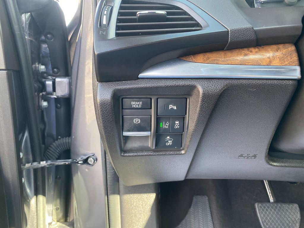 used 2019 Acura MDX car, priced at $23,995