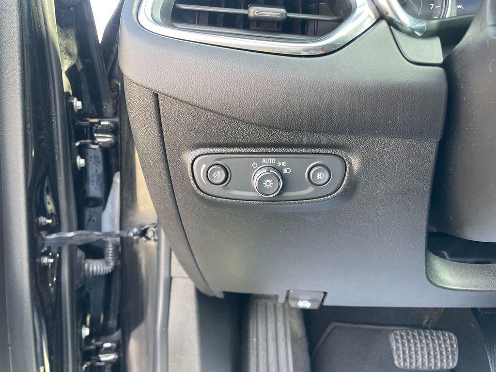 used 2021 Chevrolet Equinox car, priced at $24,988