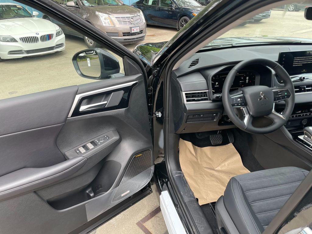 new 2026 Mitsubishi Outlander car, priced at $35,592