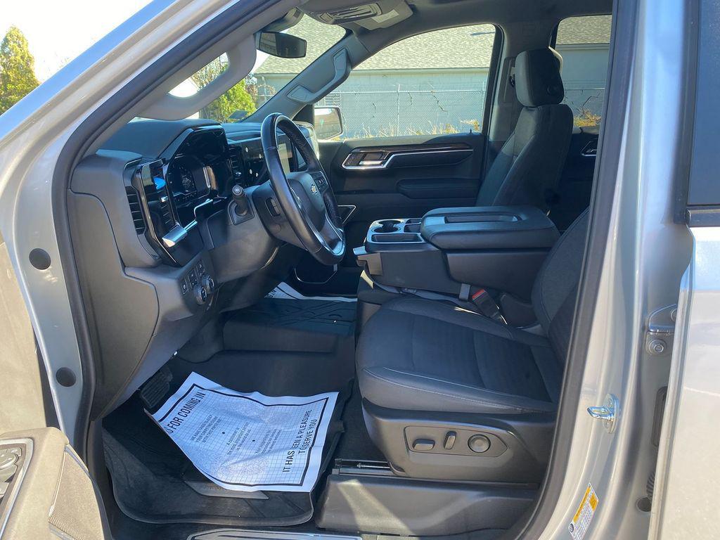 used 2022 Chevrolet Silverado 1500 car, priced at $34,325