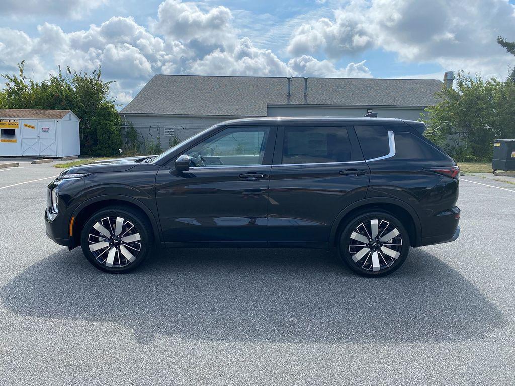 new 2025 Mitsubishi Outlander car, priced at $40,068