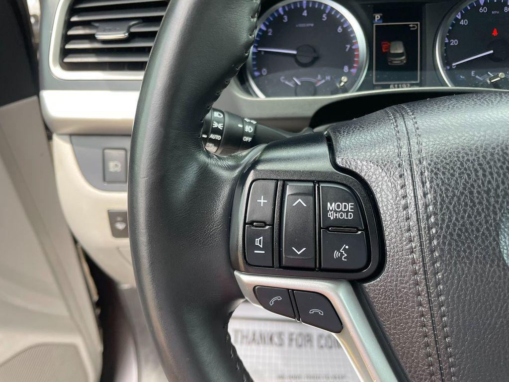 used 2019 Toyota Highlander car, priced at $28,388