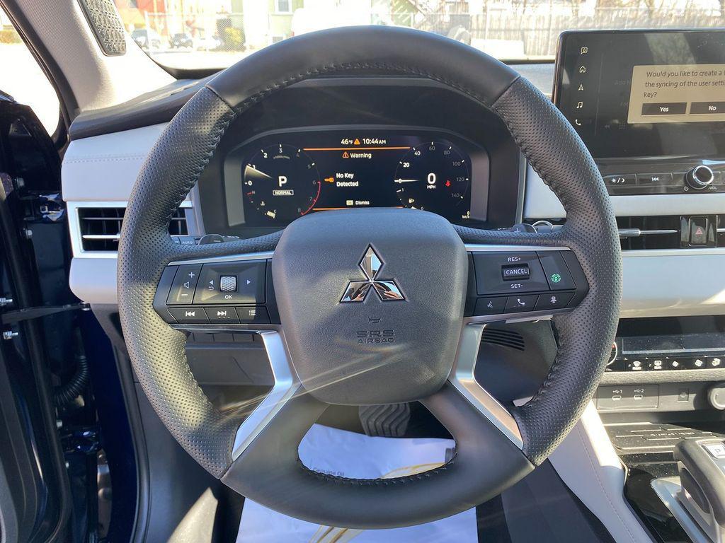 new 2025 Mitsubishi Outlander car, priced at $39,473