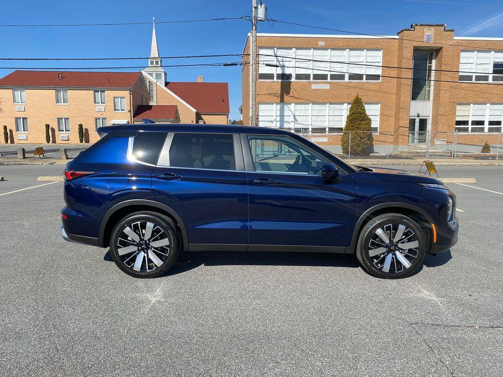 new 2025 Mitsubishi Outlander car, priced at $39,473