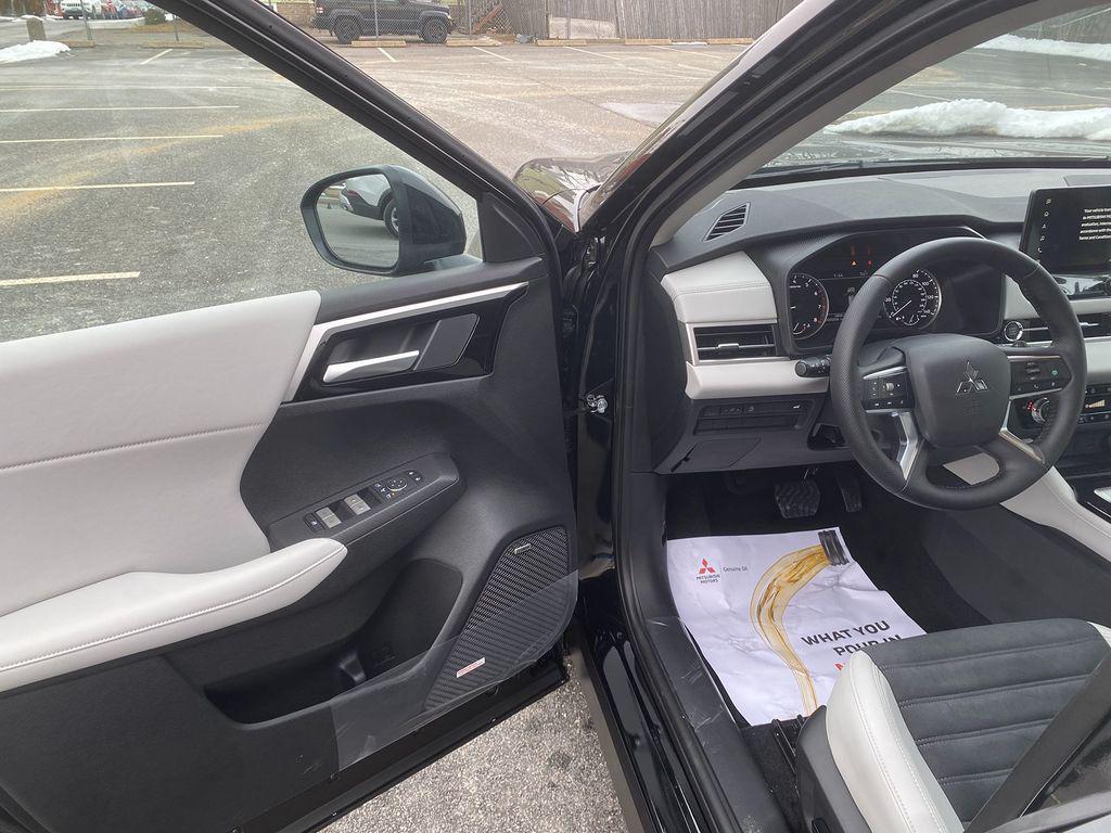 new 2026 Mitsubishi Outlander car, priced at $39,848