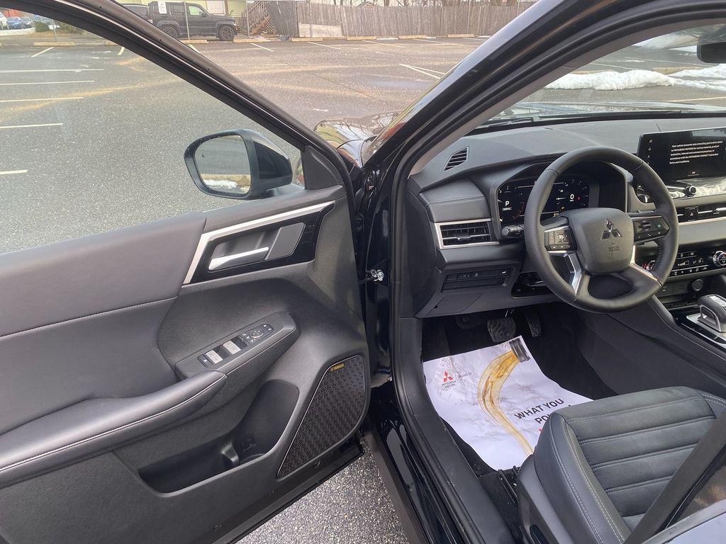 new 2026 Mitsubishi Outlander car, priced at $42,558