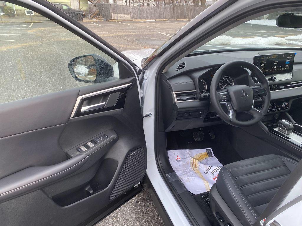 new 2026 Mitsubishi Outlander car, priced at $45,558