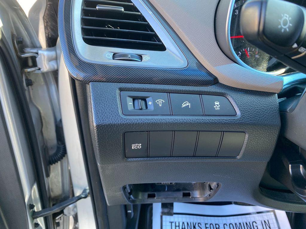 used 2013 Hyundai Santa Fe car, priced at $11,995