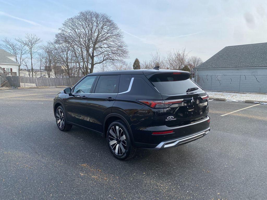 new 2026 Mitsubishi Outlander car, priced at $39,358