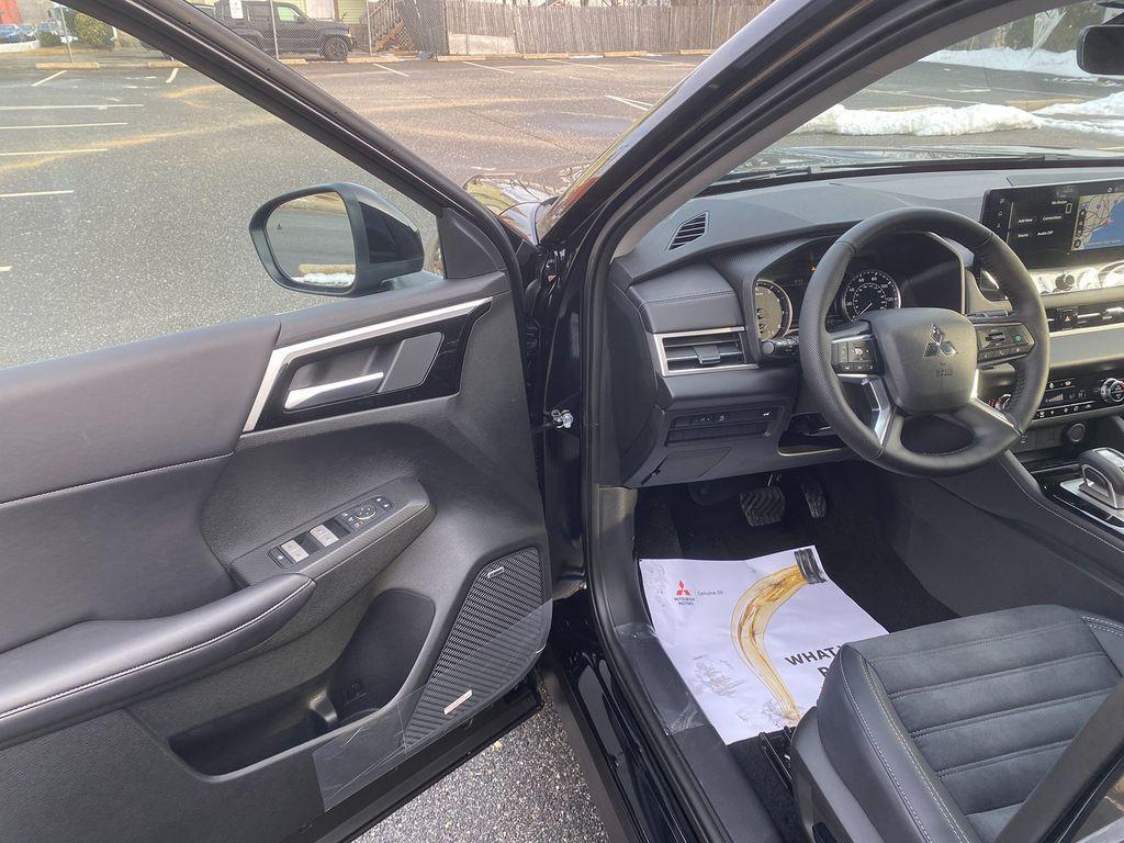 new 2026 Mitsubishi Outlander car, priced at $39,358