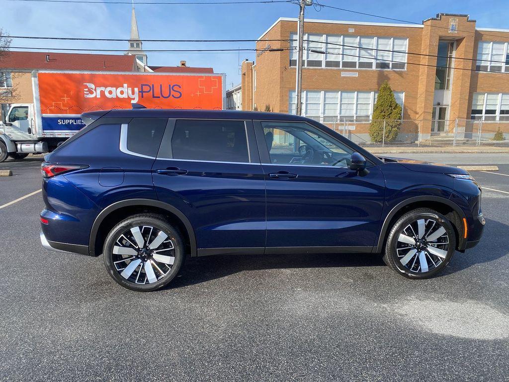 new 2025 Mitsubishi Outlander car, priced at $36,263