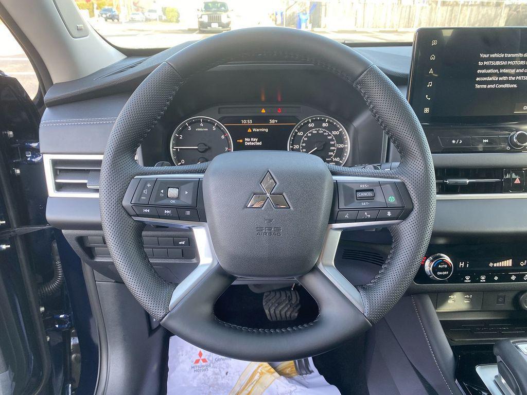 new 2025 Mitsubishi Outlander car, priced at $36,263