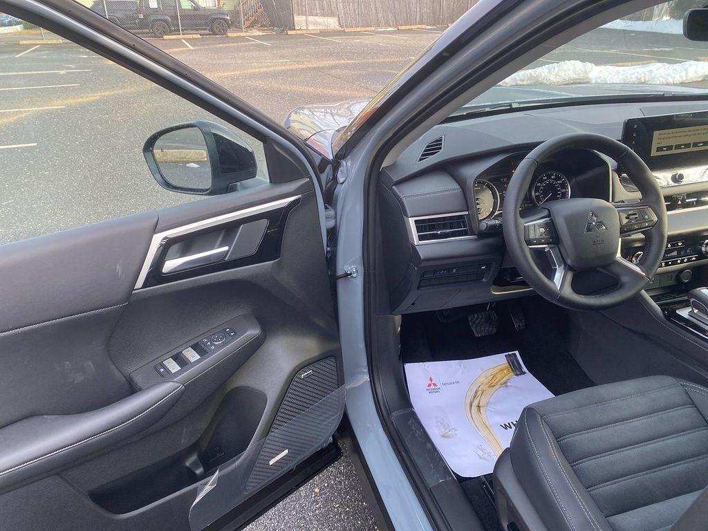 new 2026 Mitsubishi Outlander car, priced at $45,243